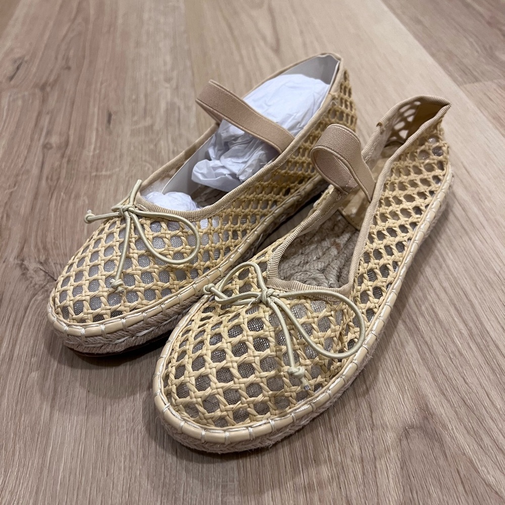 Women’s flats